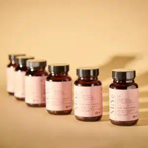Probiotique flore intime et intestinale MiYé gélules gastro-résistantes pour femme Complément alimentaire naturel équilibre vaginal et digestif souches brevetées SynbAEctive Pilulier flore intime MiYé 60 gélules vegan fabriqué en France ZénuRare